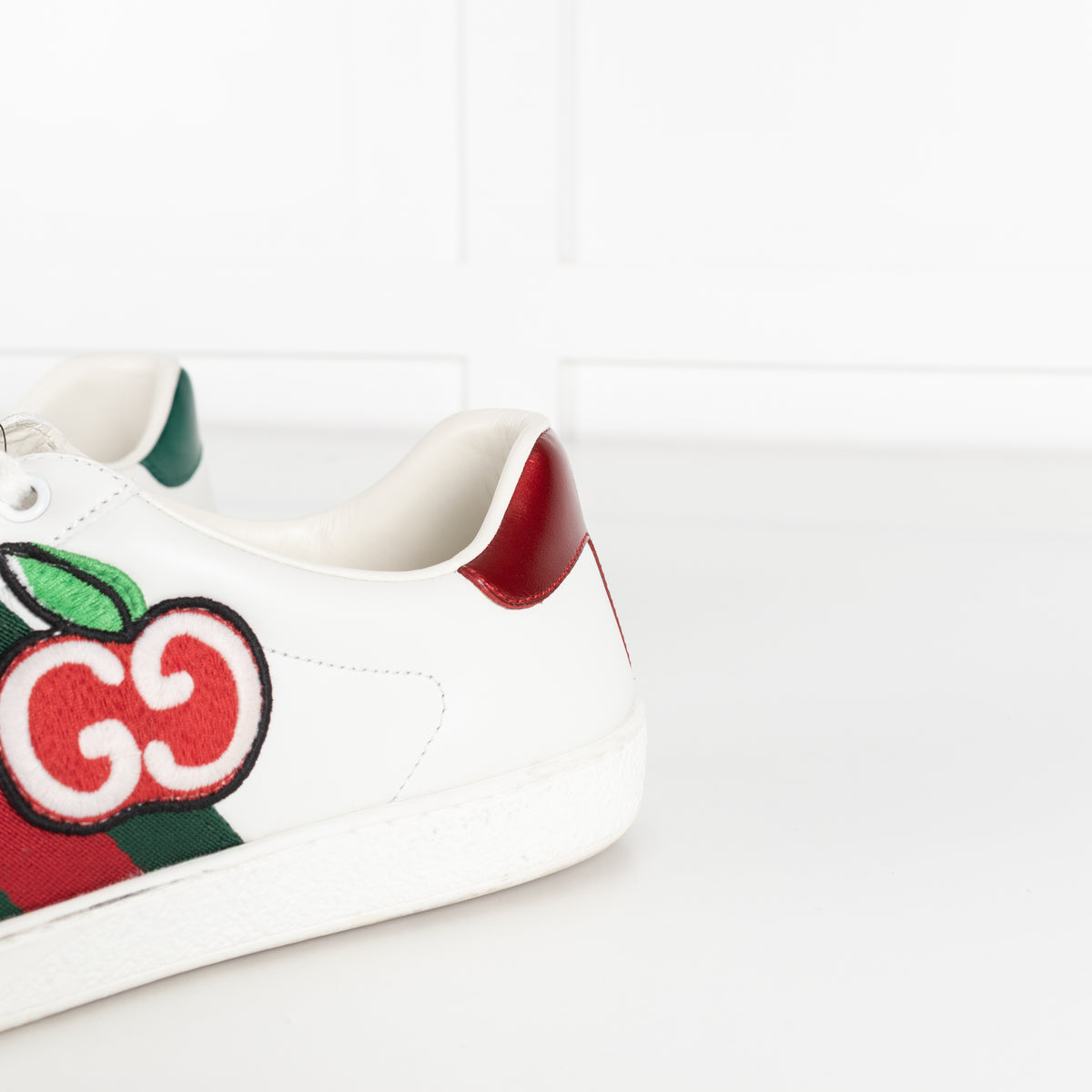 Gucci White Ace Low GG Apple Patch Leather Trainers