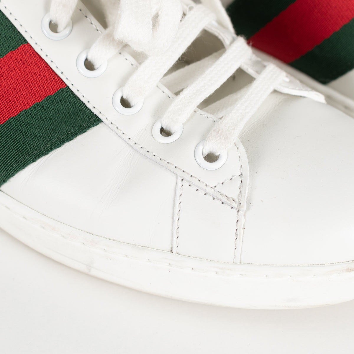 Gucci White Ace Low GG Apple Patch Leather Trainers