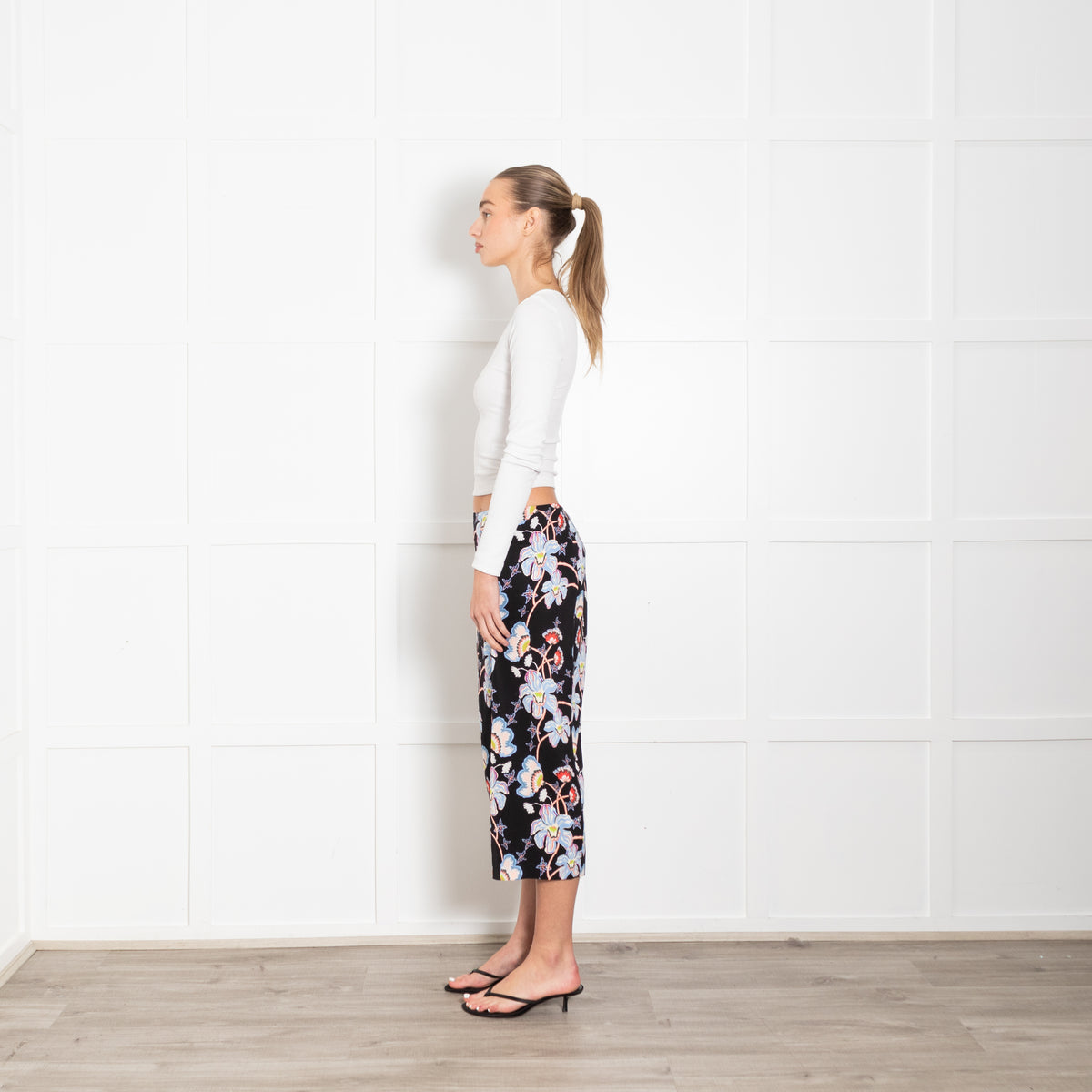 Diane Von Furstenberg Black Blue Red Flower Mix Pencil Skirt