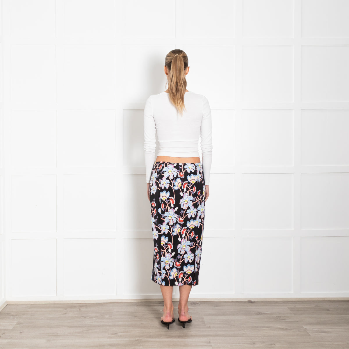 Diane Von Furstenberg Black Blue Red Flower Mix Pencil Skirt