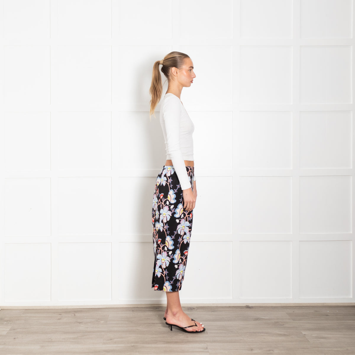 Diane Von Furstenberg Black Blue Red Flower Mix Pencil Skirt