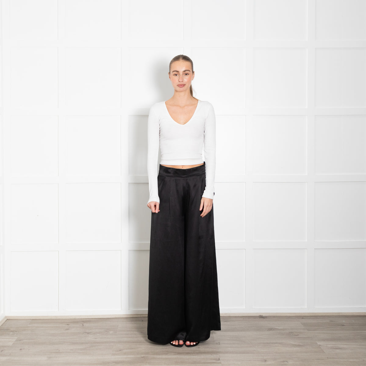 Loretta Caponi Black Silk Wide Leg Trousers