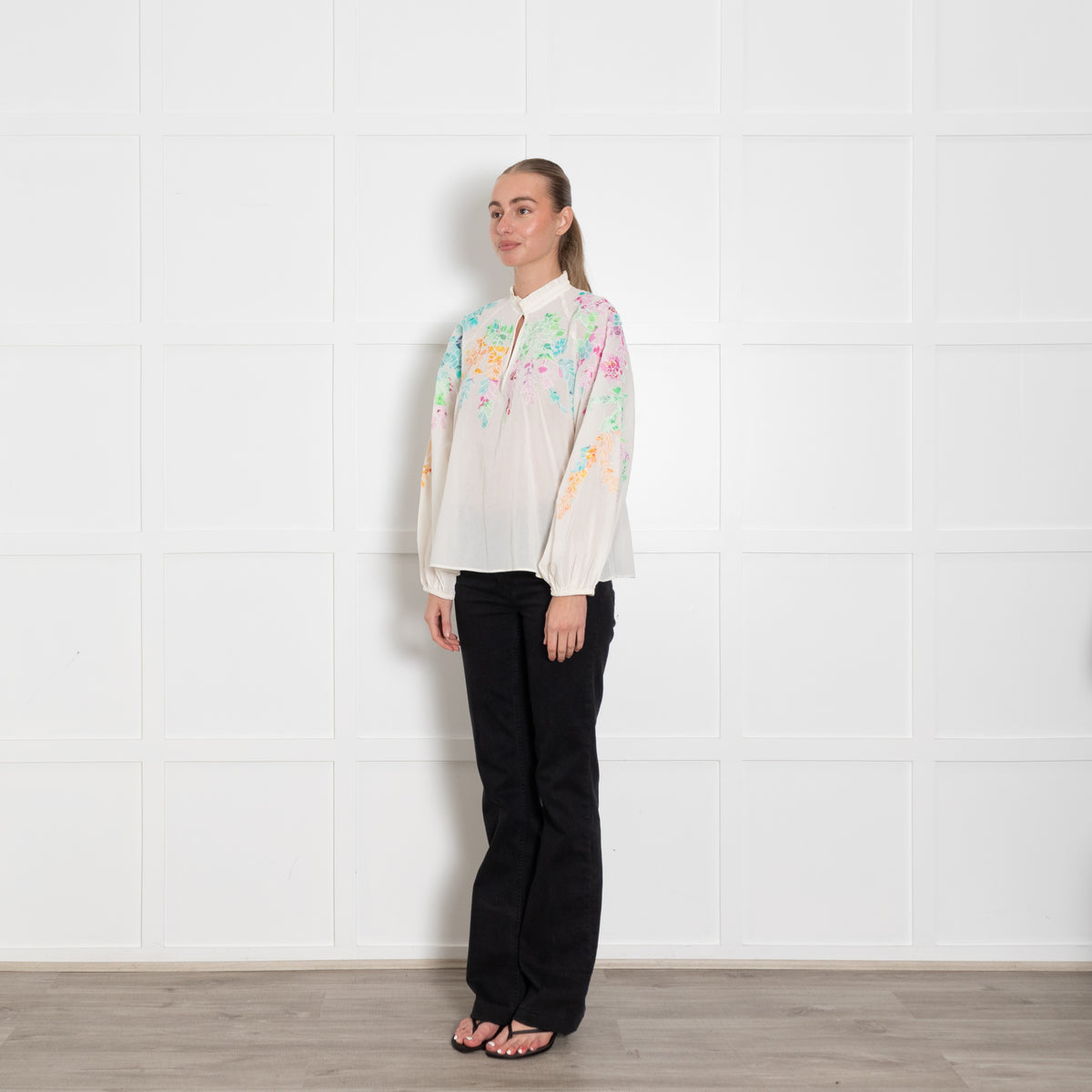 Essentiel Antwerp CreamCotton Blouse With Floral Embroidery
