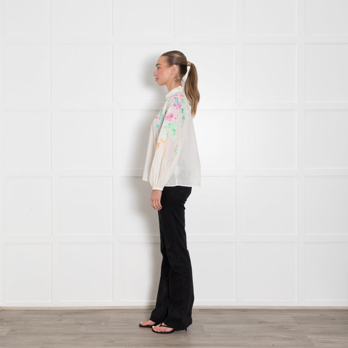 Essentiel Antwerp CreamCotton Blouse With Floral Embroidery