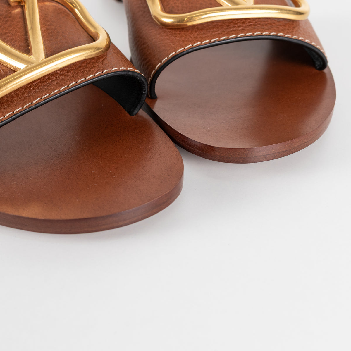 Valentino Garavani Tan V Logo Gold Slides