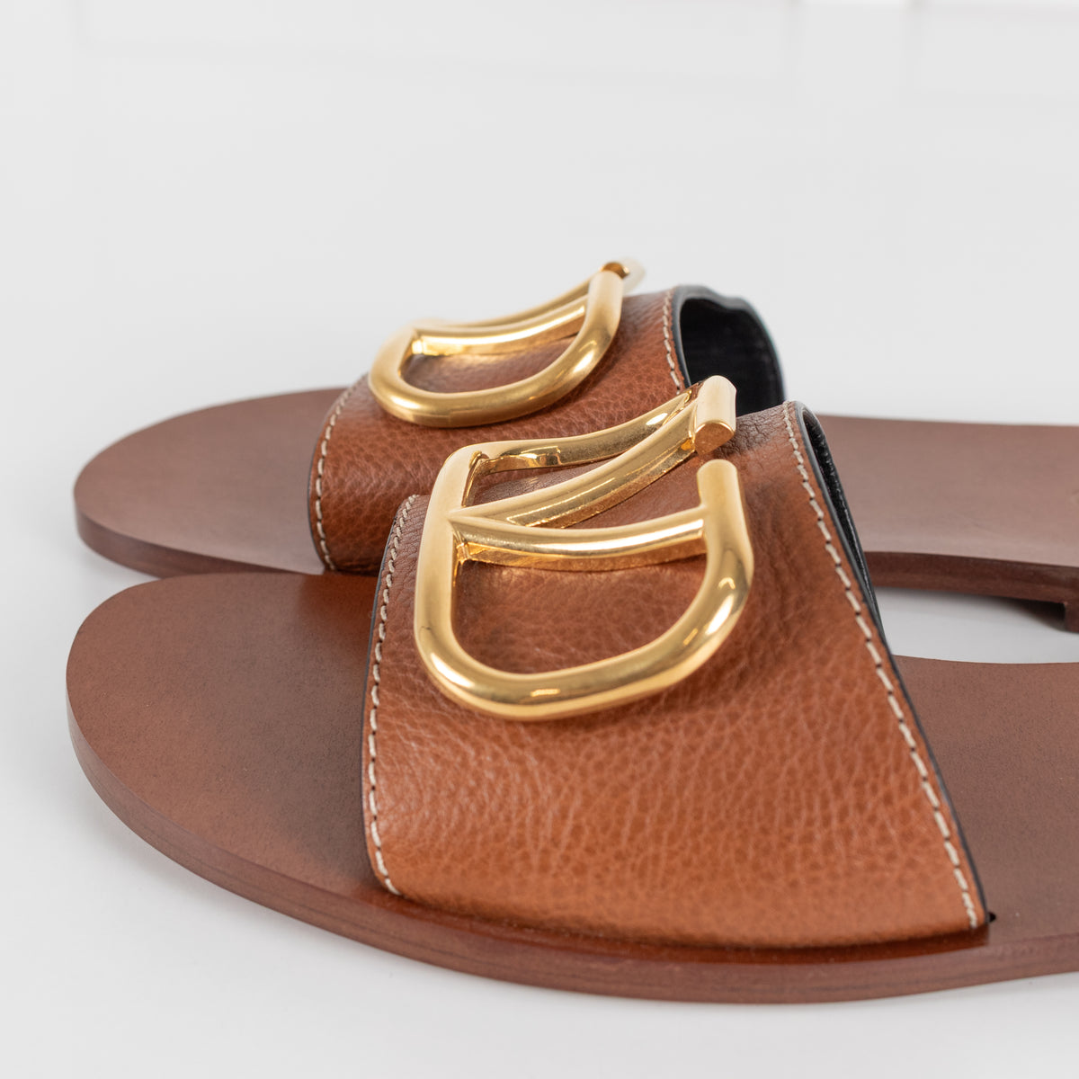Valentino Garavani Tan V Logo Gold Slides
