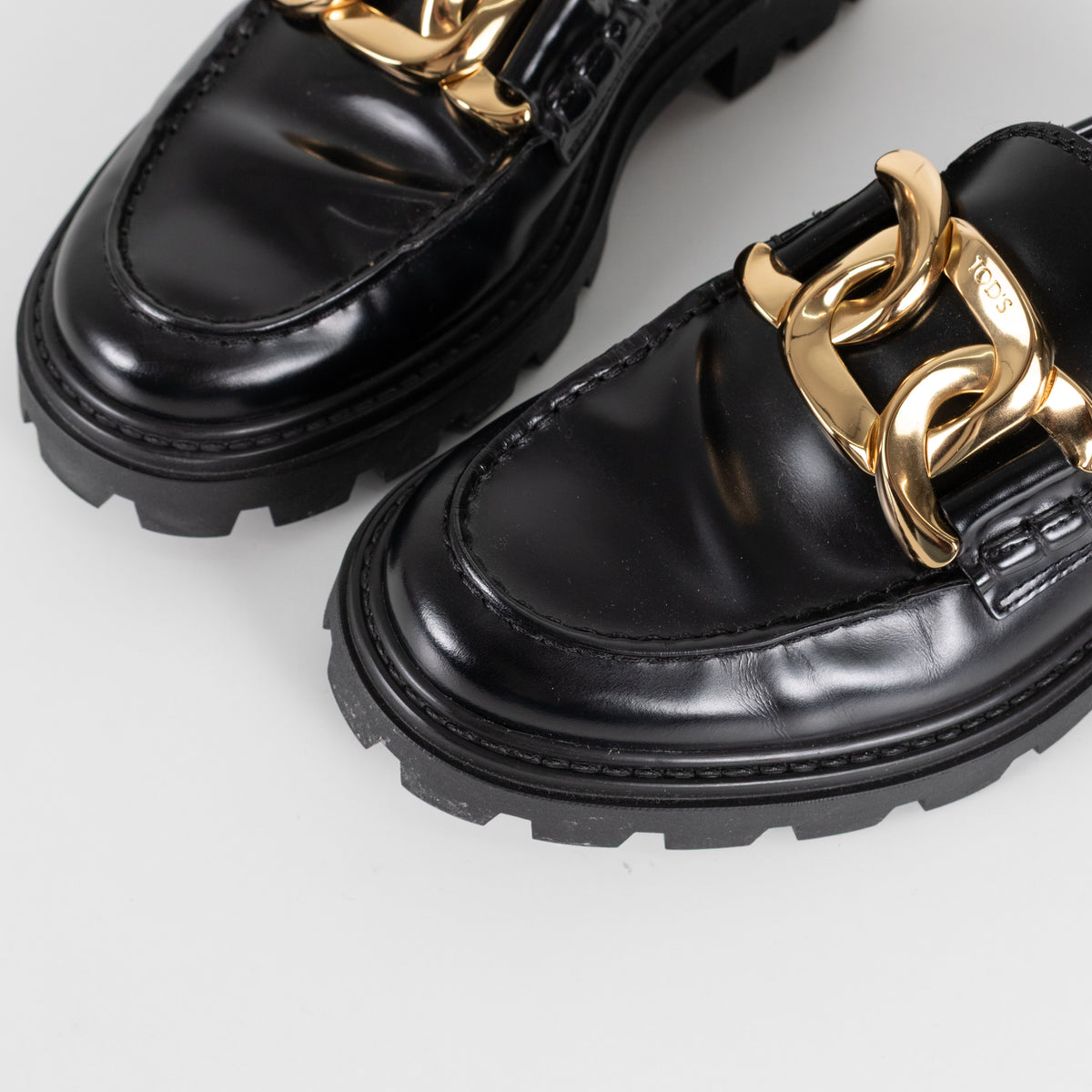 Tod's Black Leather Gold Buckle Gomma Pesante Loafers