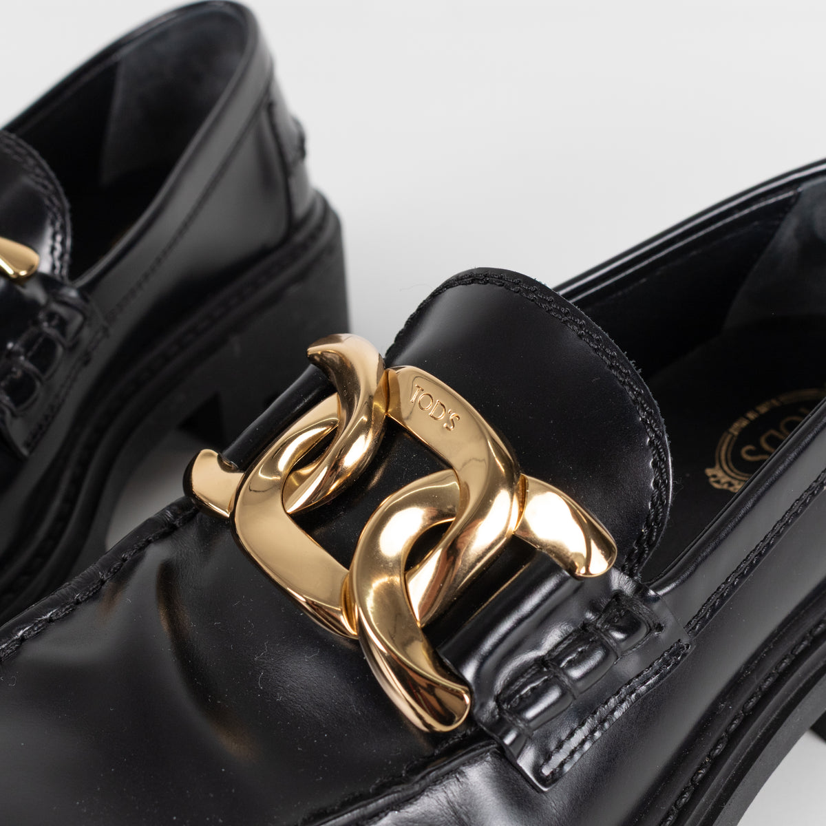 Tod's Black Leather Gold Buckle Gomma Pesante Loafers