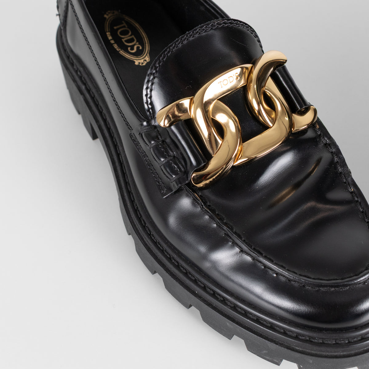 Tod's Black Leather Gold Buckle Gomma Pesante Loafers