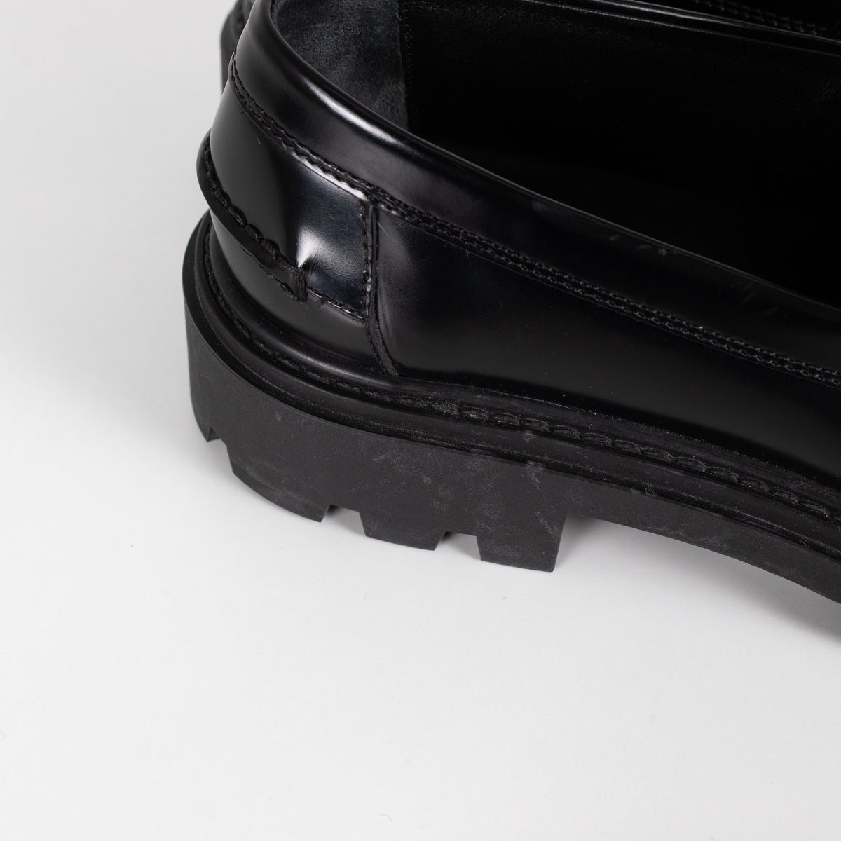 Tod's Black Leather Gold Buckle Gomma Pesante Loafers