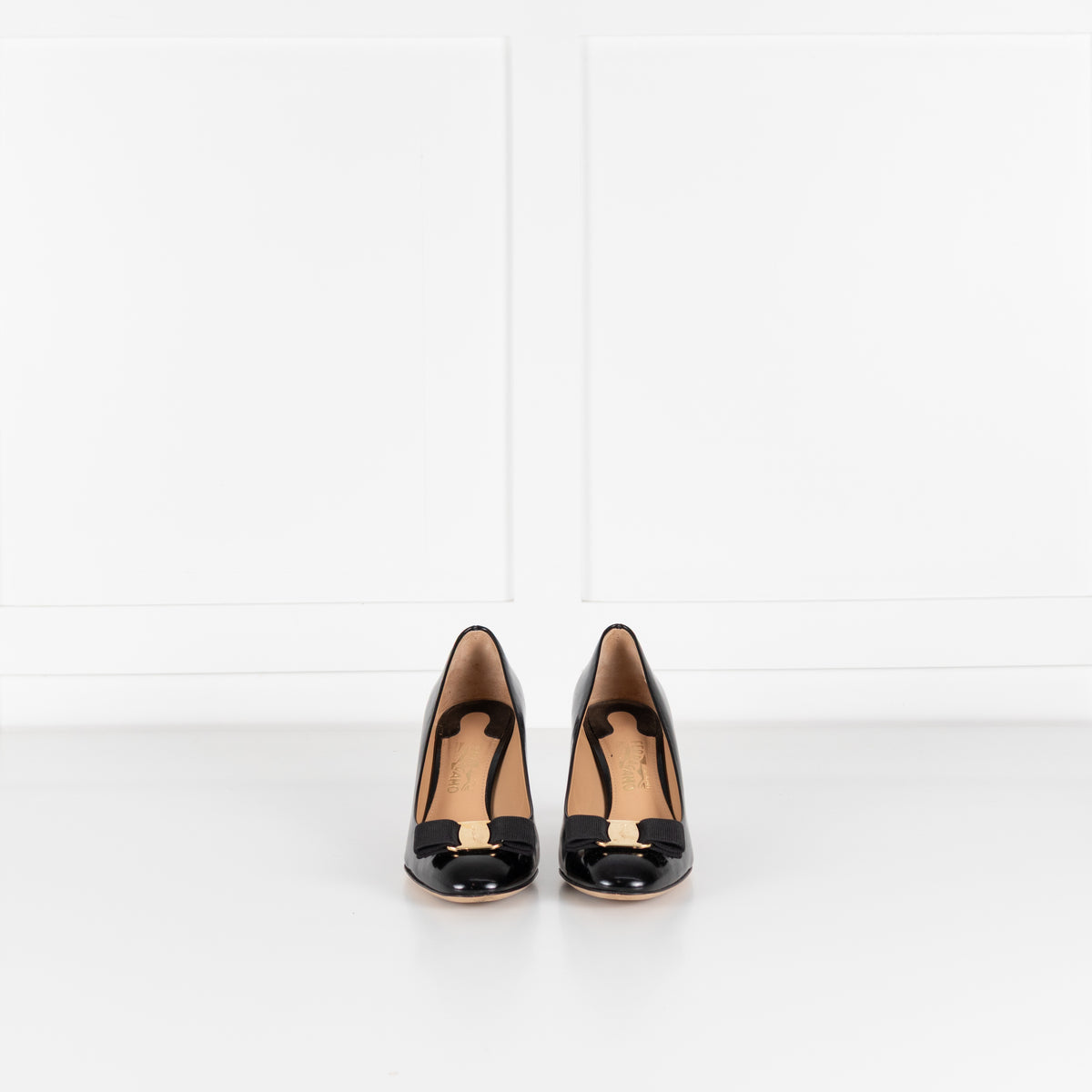Salvatore Ferragamo Black Leather Vara Bow Heeled Pumps