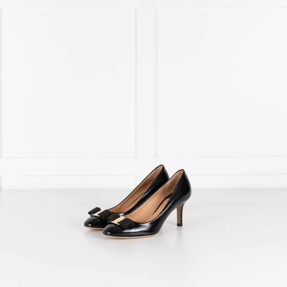 Salvatore Ferragamo Black Leather Vara Bow Heeled Pumps