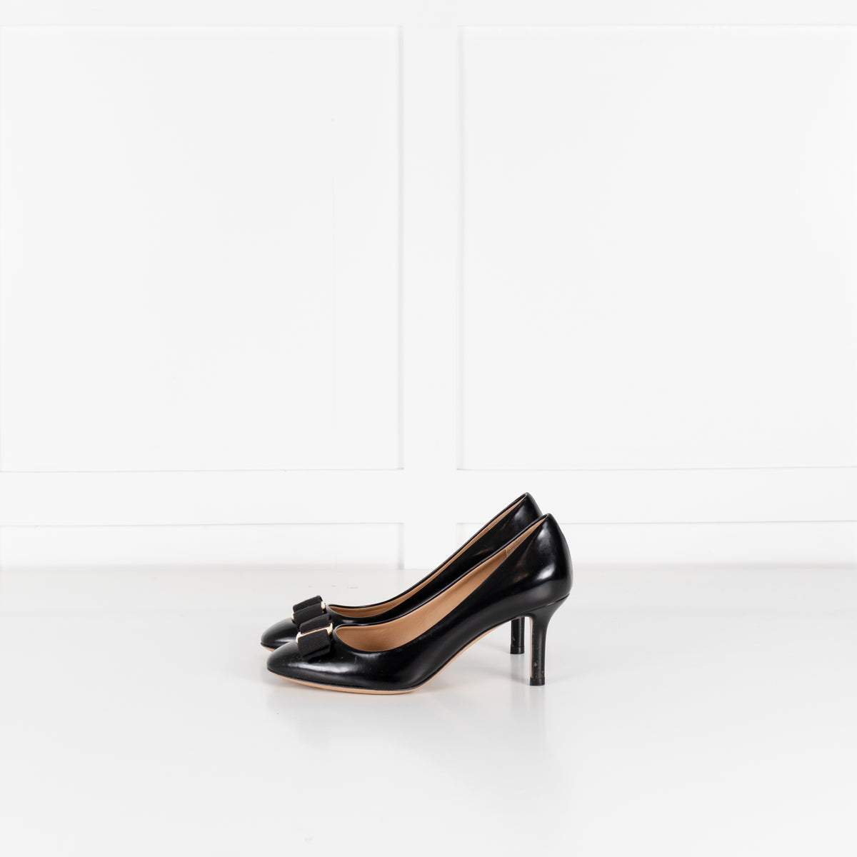 Salvatore Ferragamo Black Leather Vara Bow Heeled Pumps