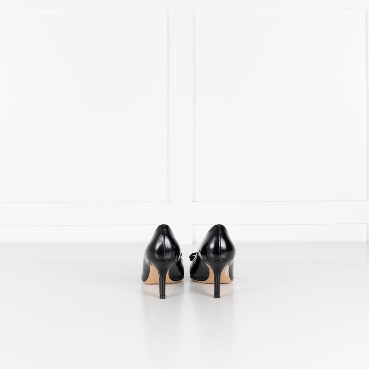 Salvatore Ferragamo Black Leather Vara Bow Heeled Pumps