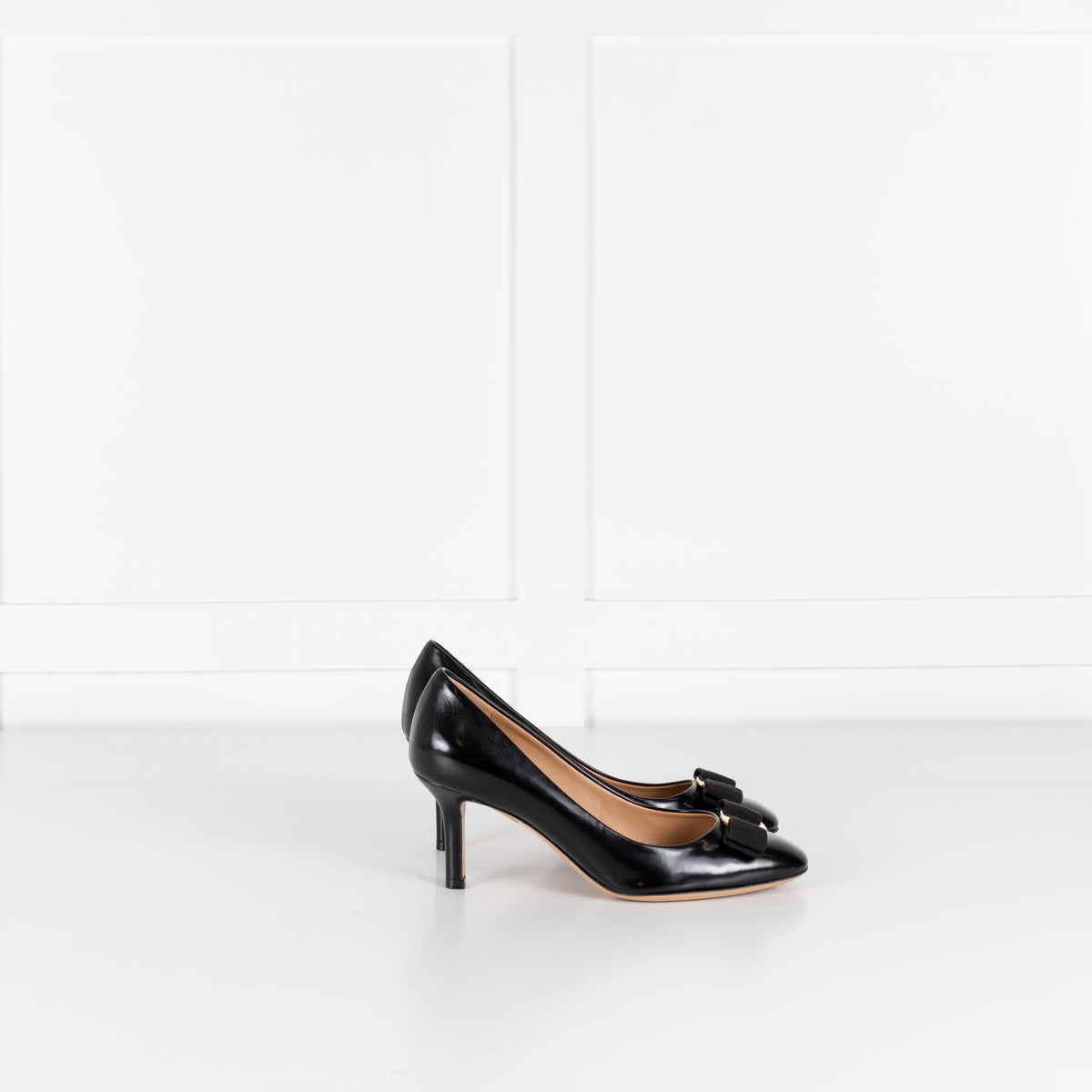 Salvatore Ferragamo Black Leather Vara Bow Heeled Pumps