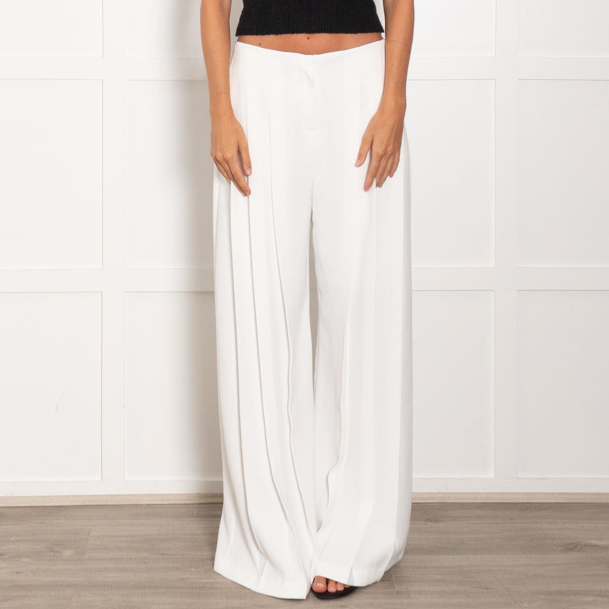 The Frankie Shop White Front Pleat Detail Trousers