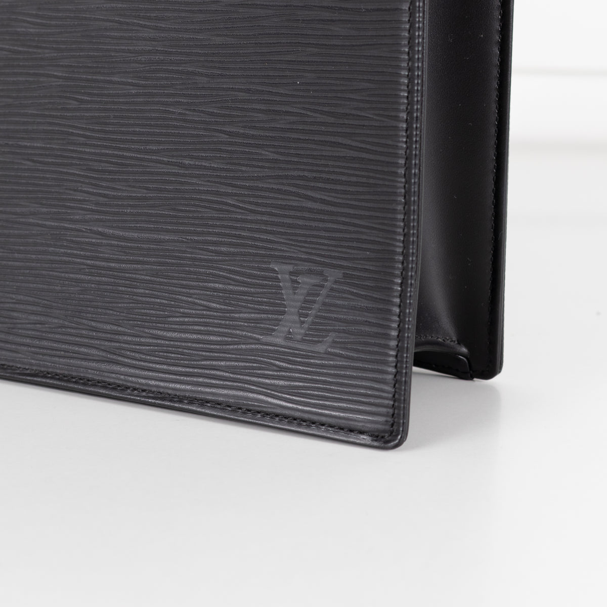 Louis Vuitton Noir Epi Leather Ombre Bag