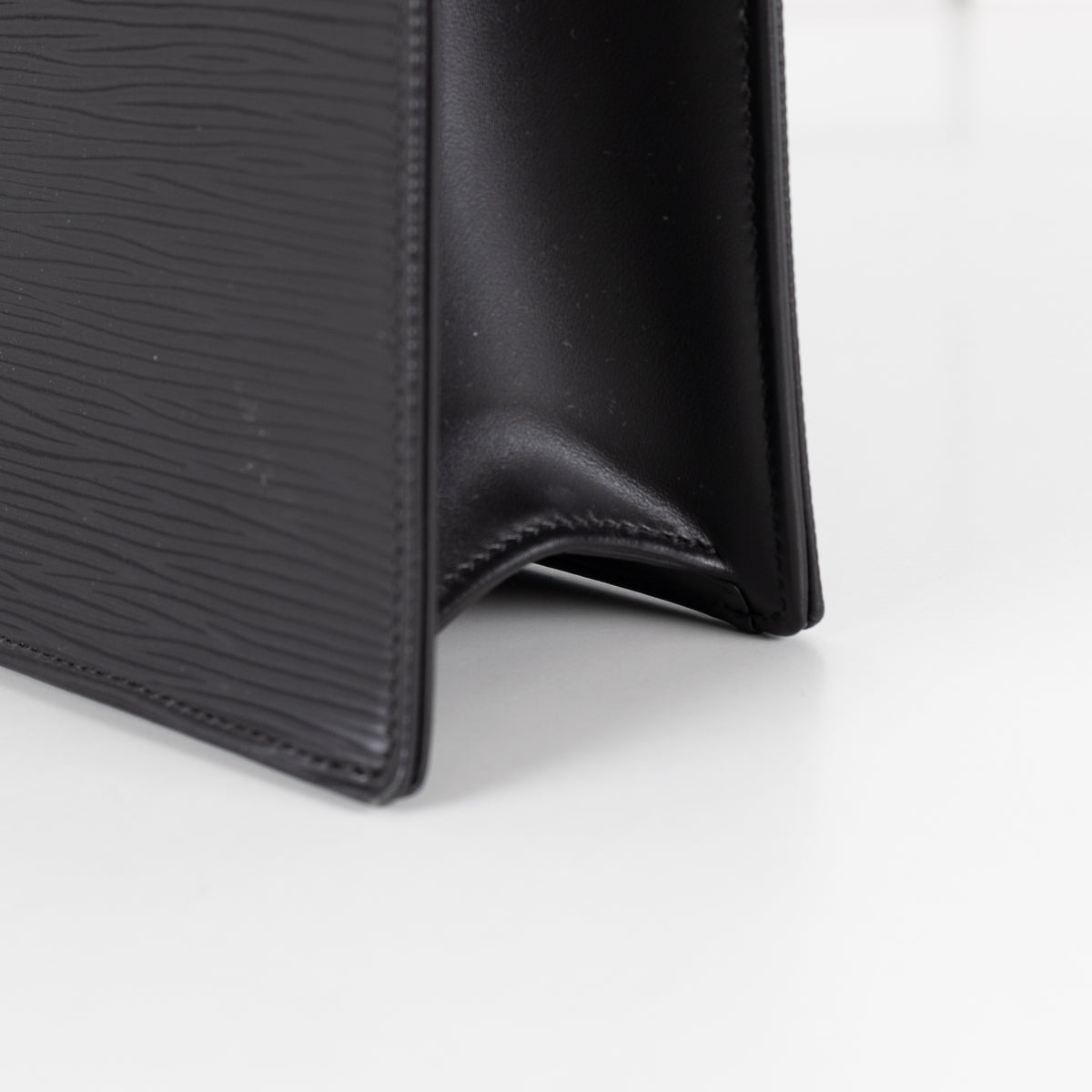 Louis Vuitton Noir Epi Leather Ombre Bag