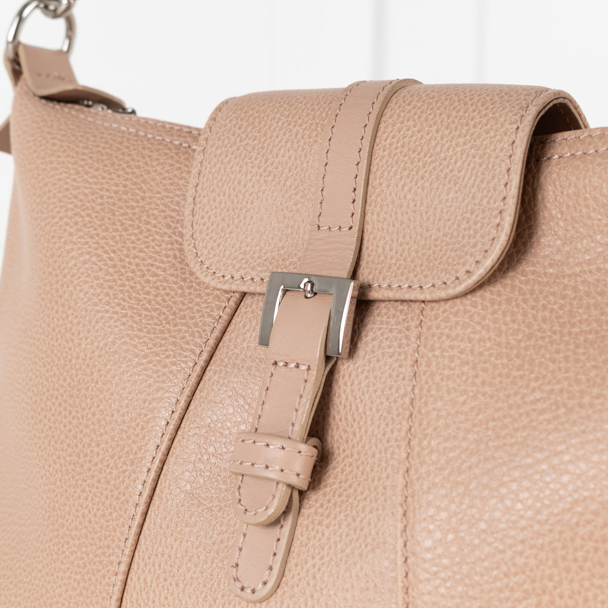 Longchamp Beige Leather Shoulder Bag