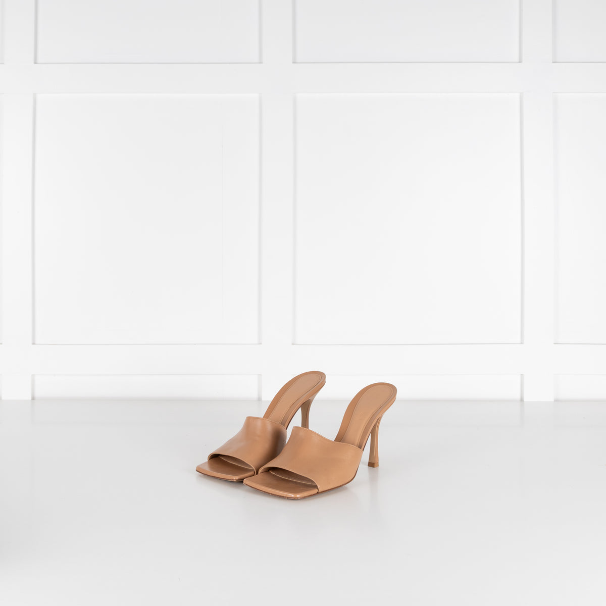 Bottega Veneta Tan Leather Heeled Square Mules