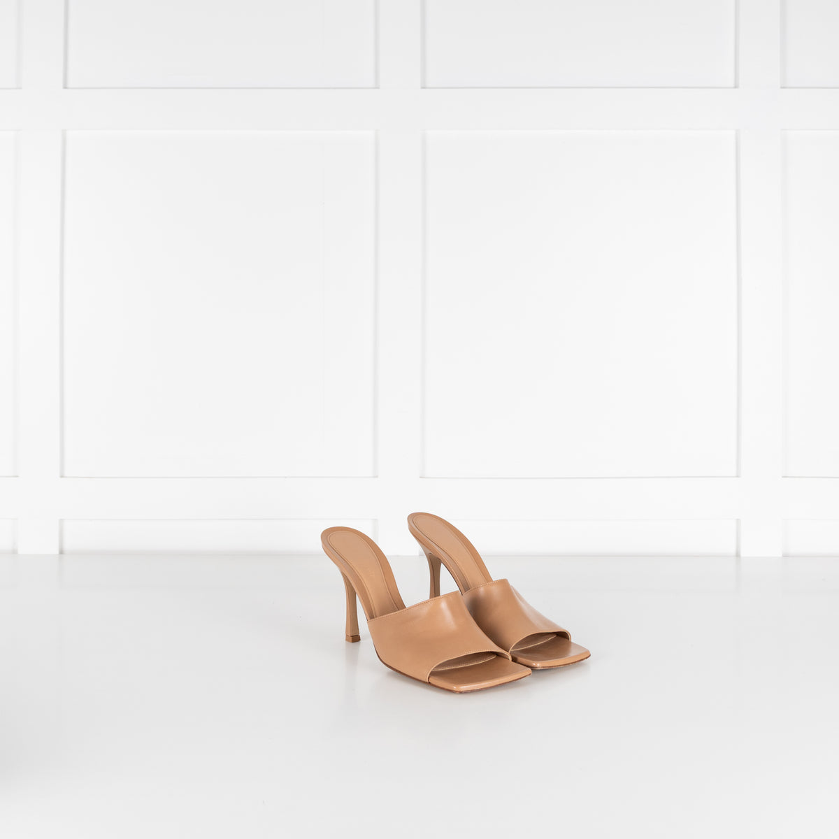 Bottega Veneta Tan Leather Heeled Square Mules