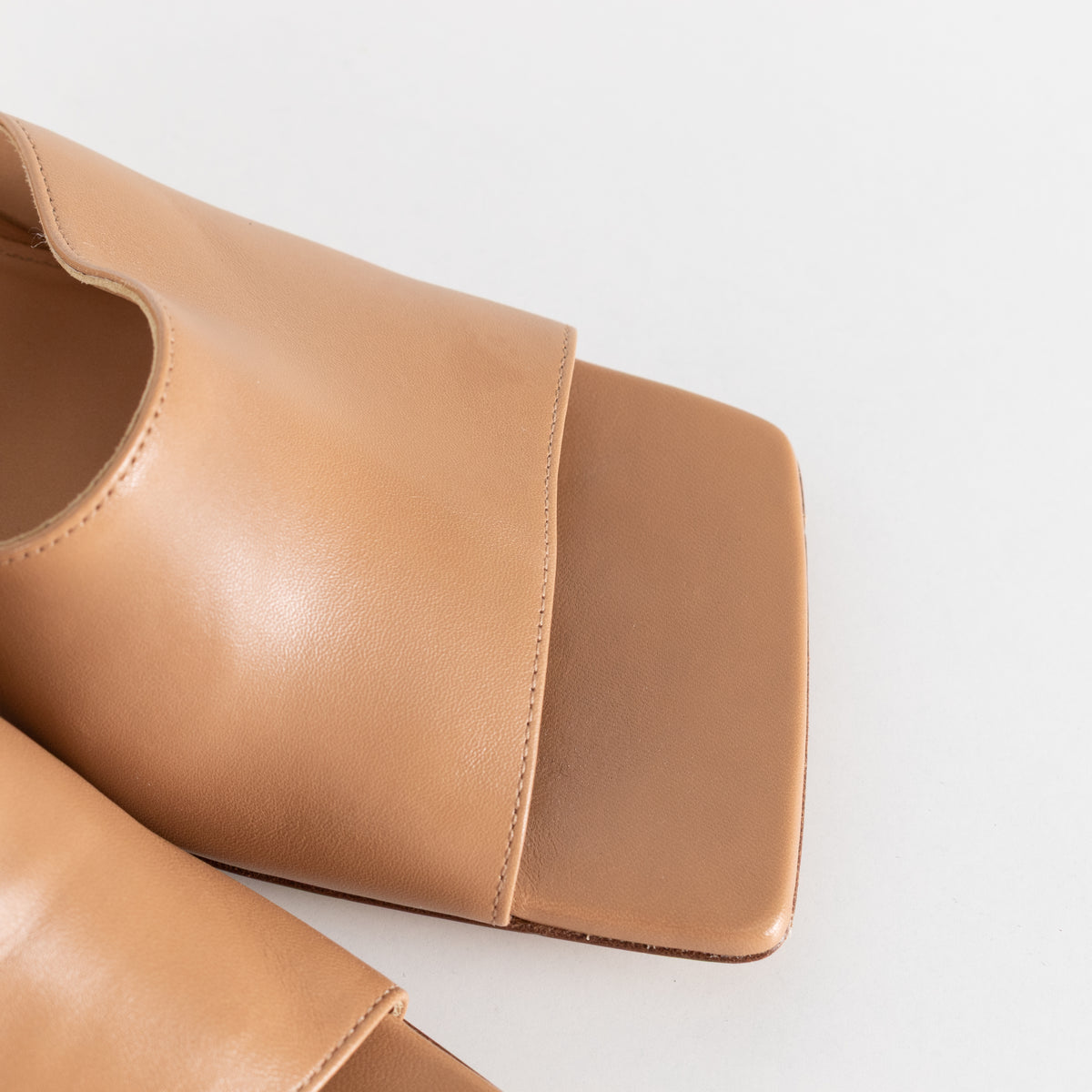 Bottega Veneta Tan Leather Heeled Square Mules