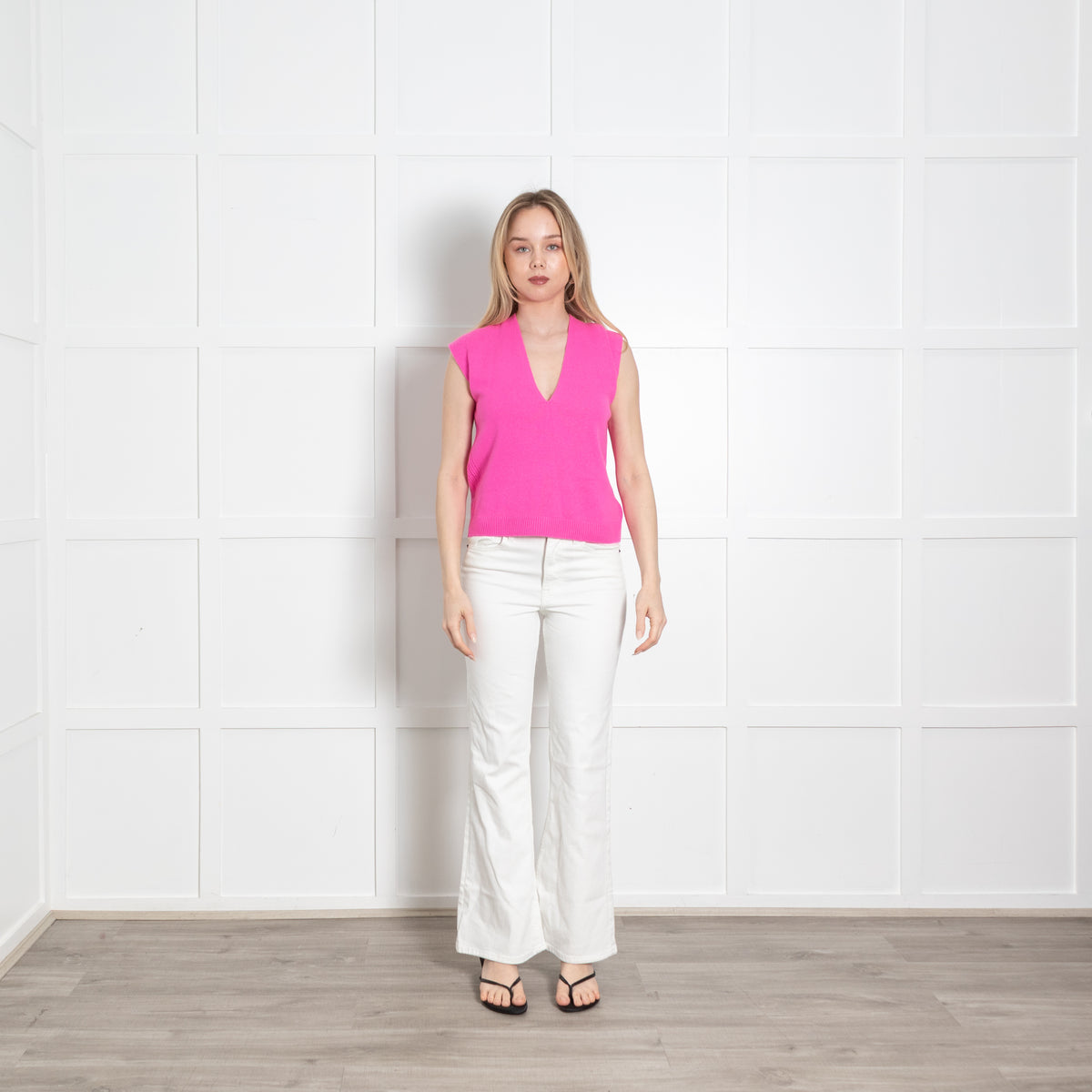 Me + Em Ultra Pink V-Neck Cashmere Sleeveless Sweater