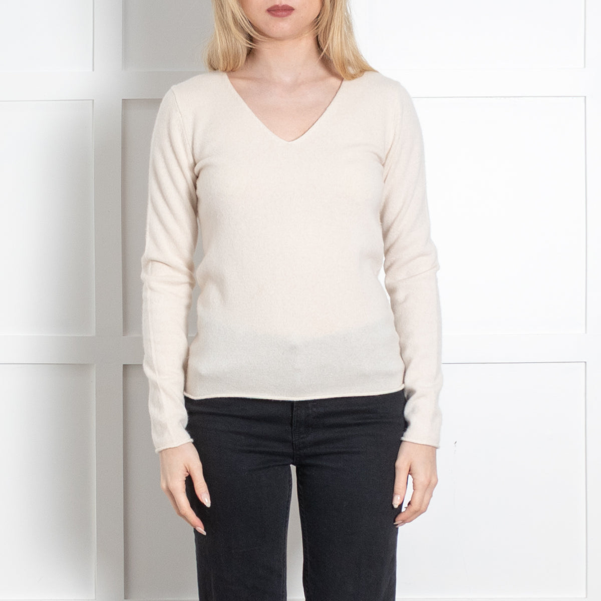 Majestic Filatures Cream V-Neck Cashmere Sweater
