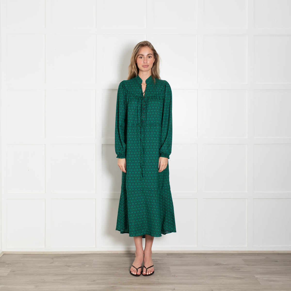 Cefinn Green Black Long Sleeve Draw String Waist Midi Dress