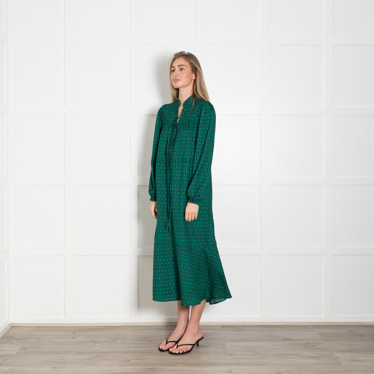 Cefinn Green Black Long Sleeve Draw String Waist Midi Dress