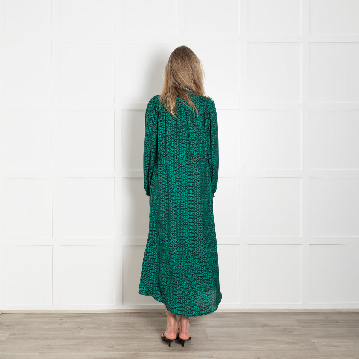 Cefinn Green Black Long Sleeve Draw String Waist Midi Dress