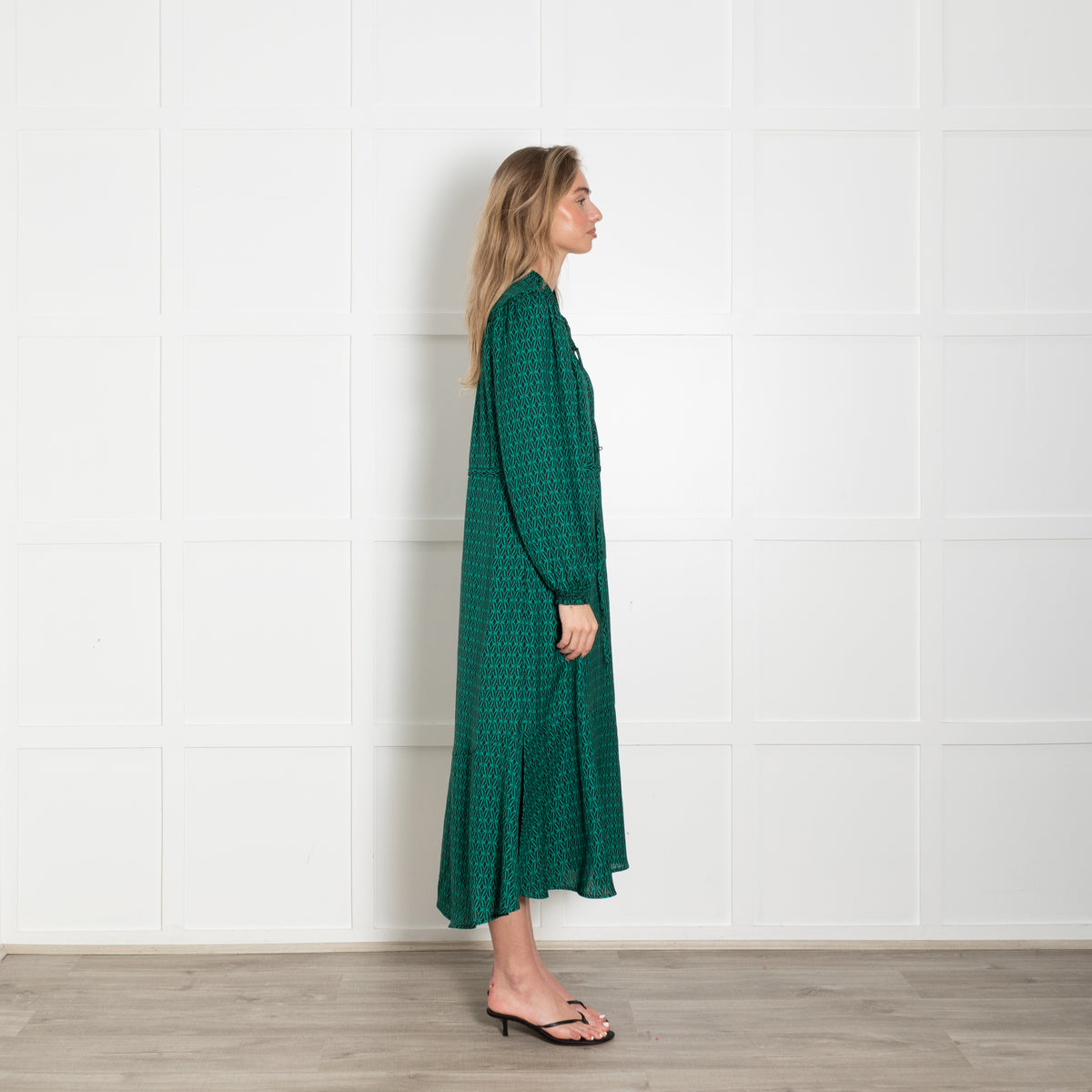 Cefinn Green Black Long Sleeve Draw String Waist Midi Dress
