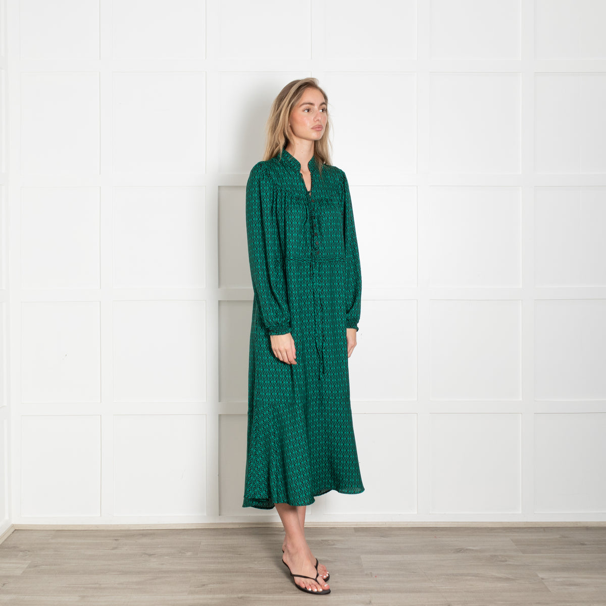 Cefinn Green Black Long Sleeve Draw String Waist Midi Dress