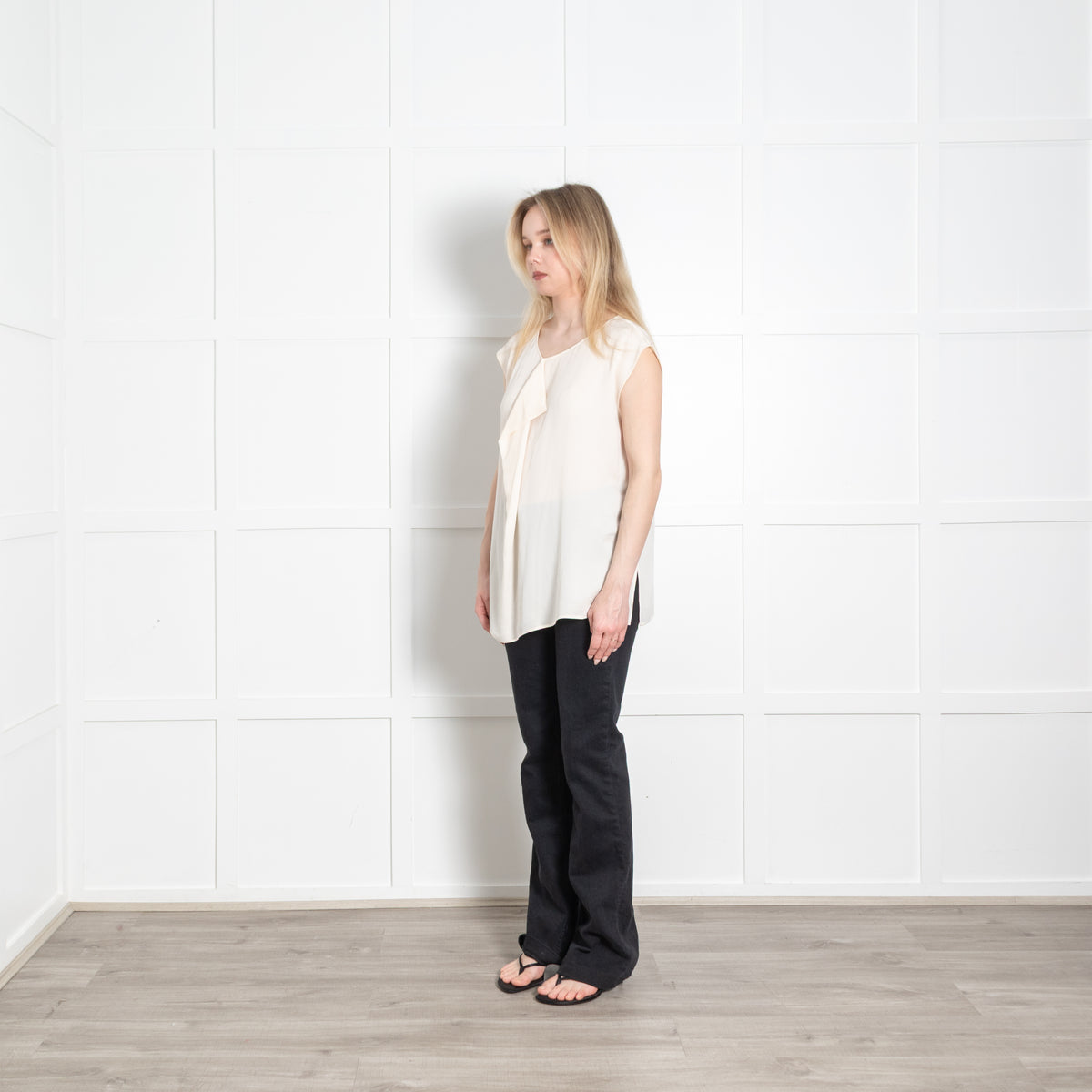 Max Mara Cream Silk Soft Front Ruffle Sleeveless Top