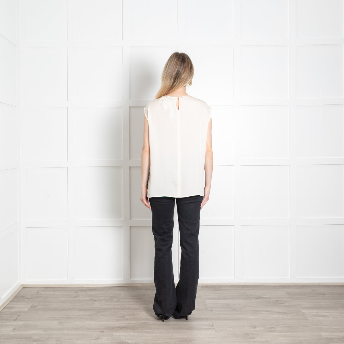 Max Mara Cream Silk Soft Front Ruffle Sleeveless Top