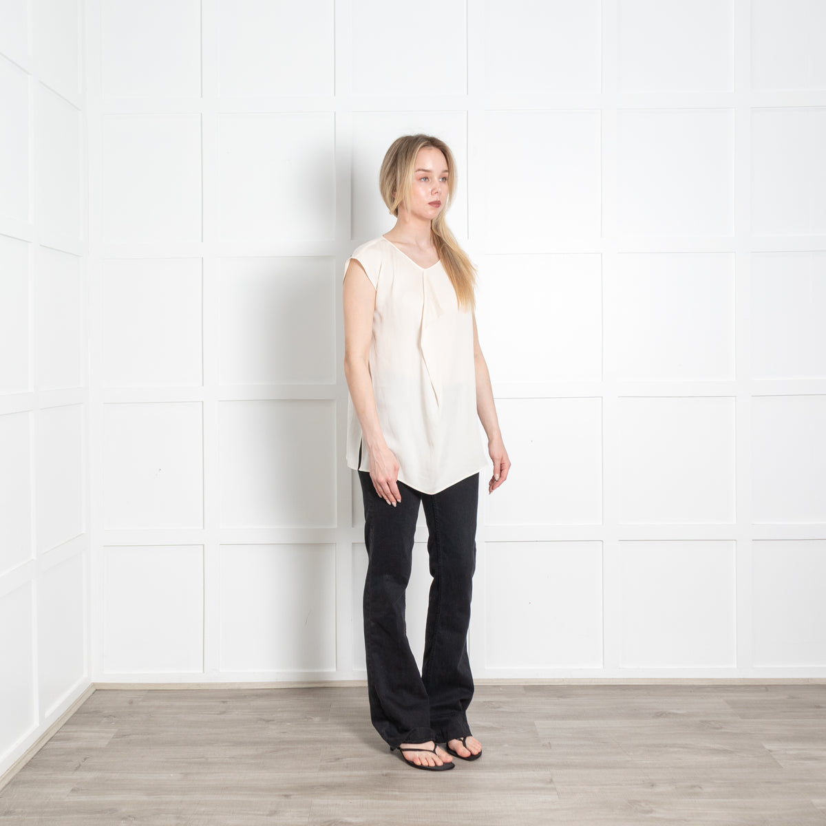 Max Mara Cream Silk Soft Front Ruffle Sleeveless Top