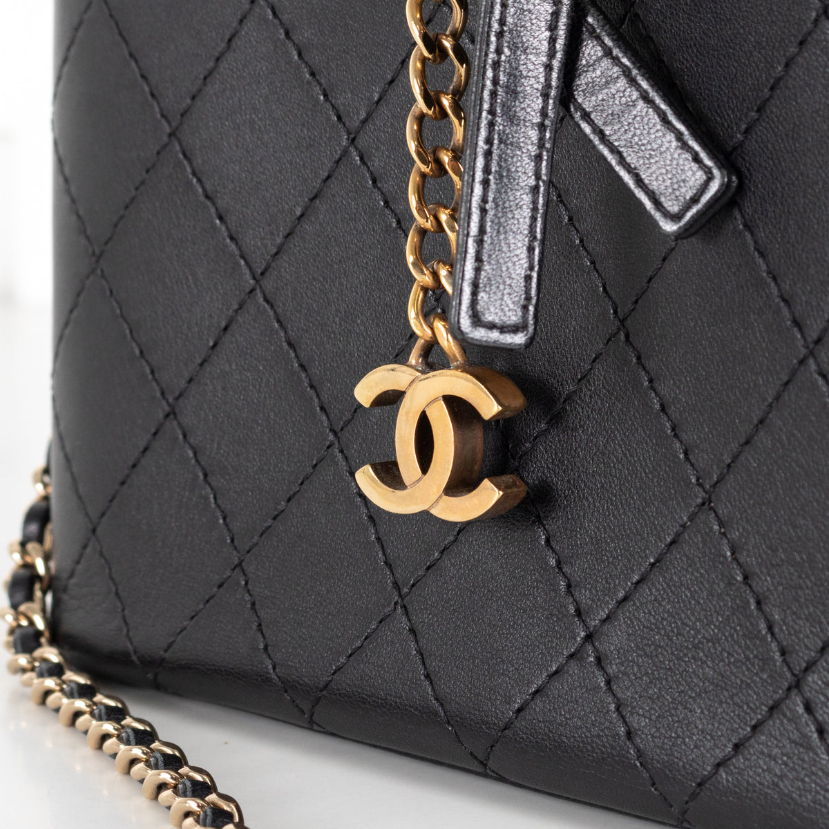 Chanel Knock On Wood Vanity Shoulder Bag
