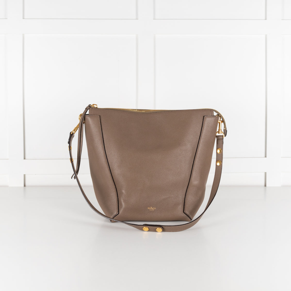 Mulberry Taupe Grained Leather Camden Bag With Gold Toned Zip
