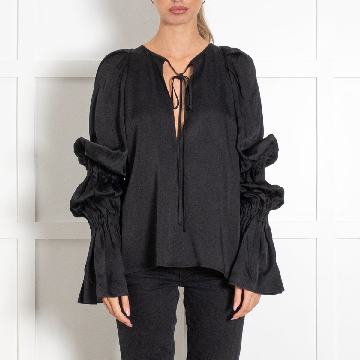 Khaite Black Gathered Sleeved Top