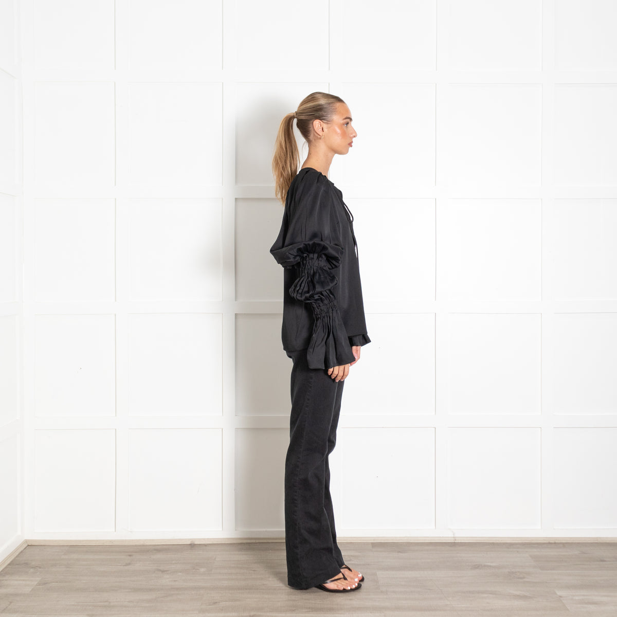 Khaite Black Gathered Sleeved Top