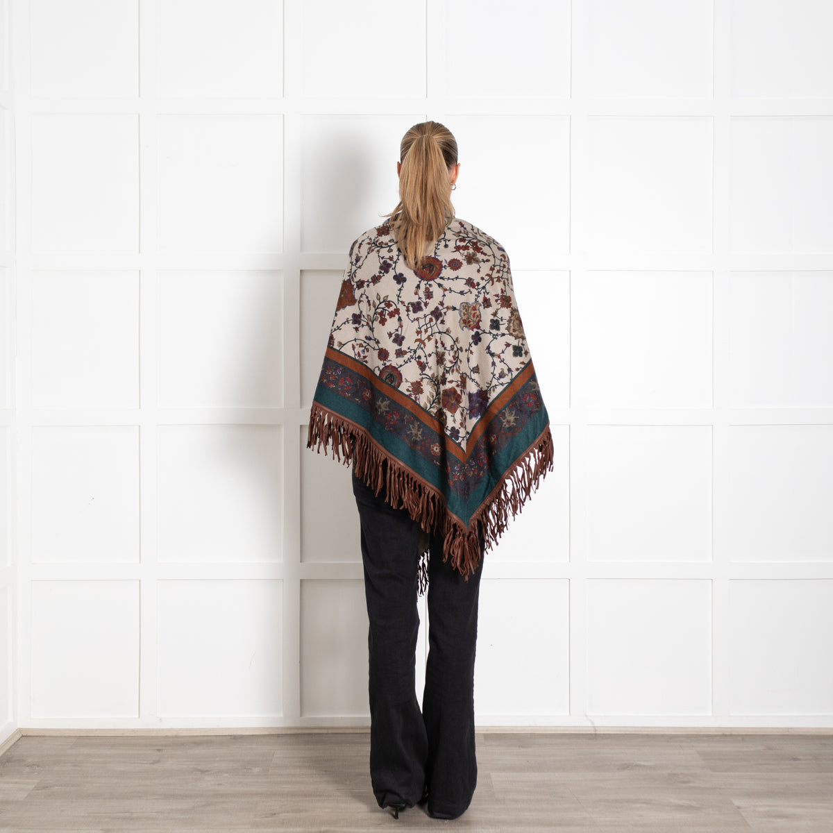 Loro Piana 100% Cashmere Floral Paisley Style Print Long Leather Fringe Shawl