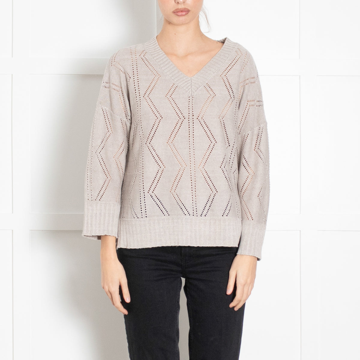 Kinross Grey Linen Diamond Pattern V Neck Jumper