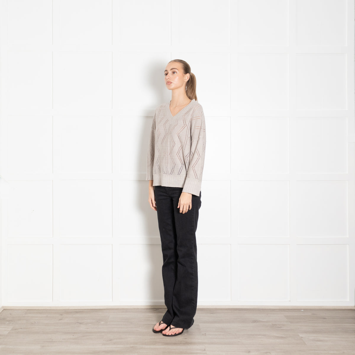 Kinross Grey Linen Diamond Pattern V Neck Jumper