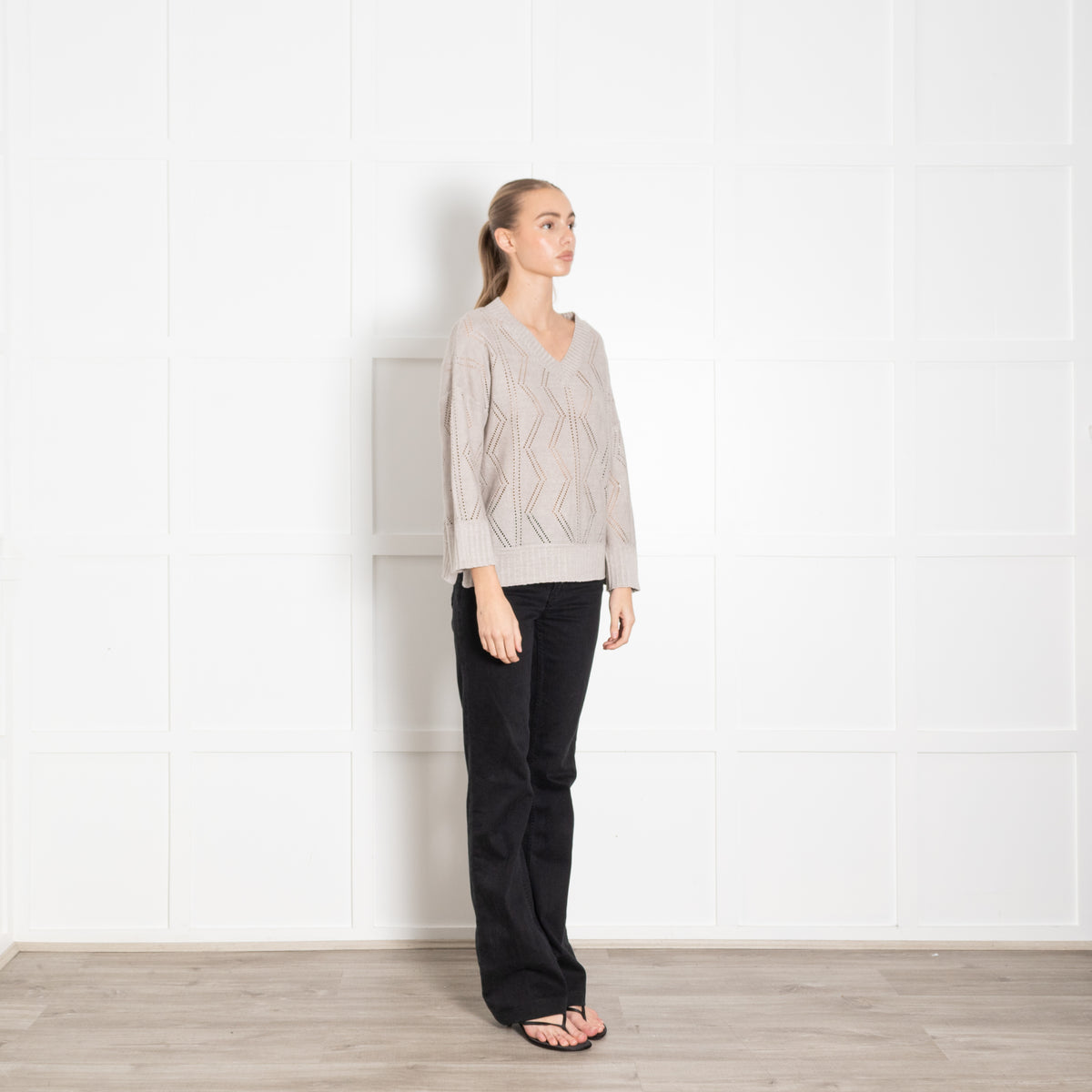 Kinross Grey Linen Diamond Pattern V Neck Jumper