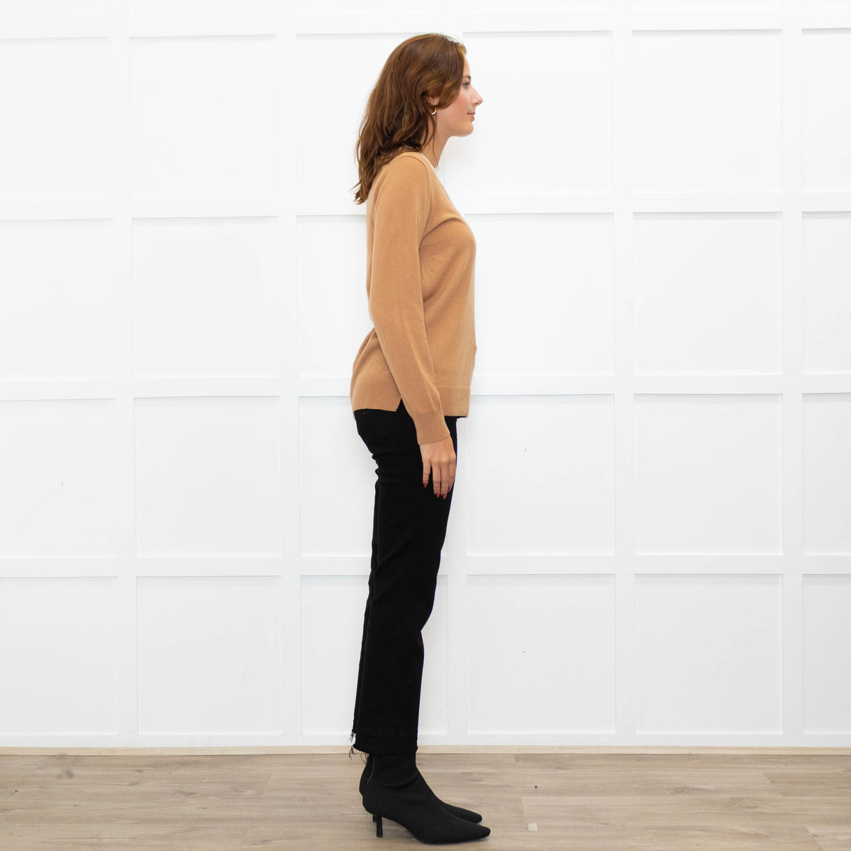 N. Peal Toffee Brown Cashmere V Neck Jumper