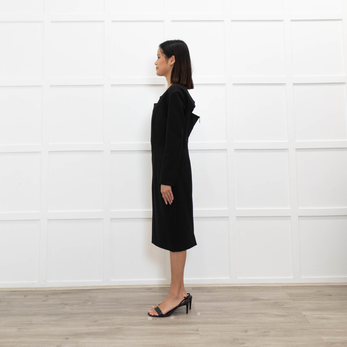 Safiyya Black Open Back Long Sleeve Shift Dress
