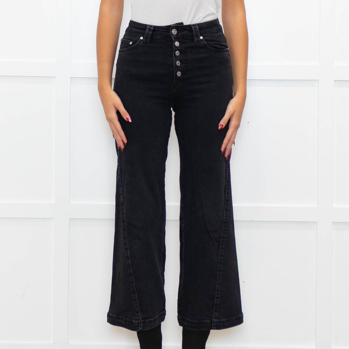 Paige Black Denim Anessa Cropped Jeans