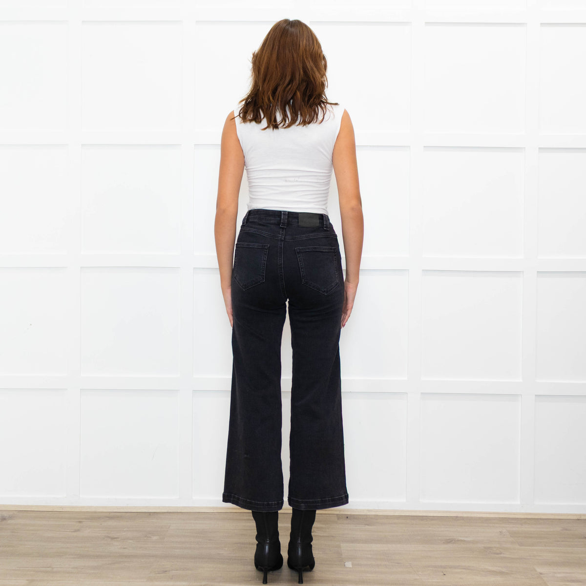 Paige Black Denim Anessa Cropped Jeans