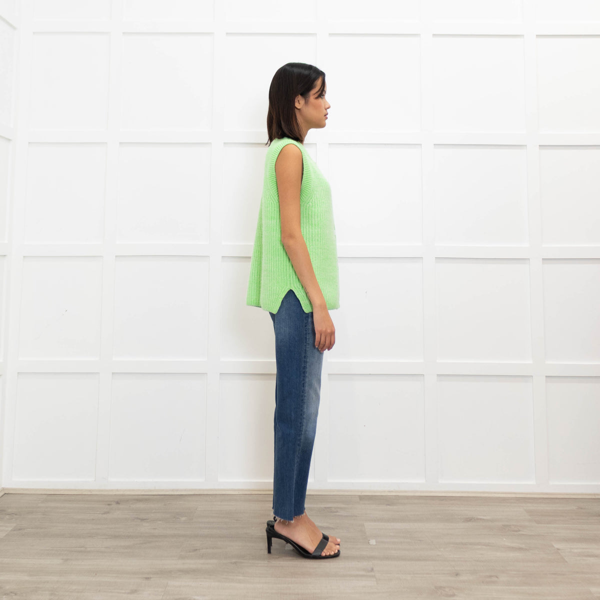 Gussy and Lou Green and White Fleck Ribbed Sleeveless Cardigan