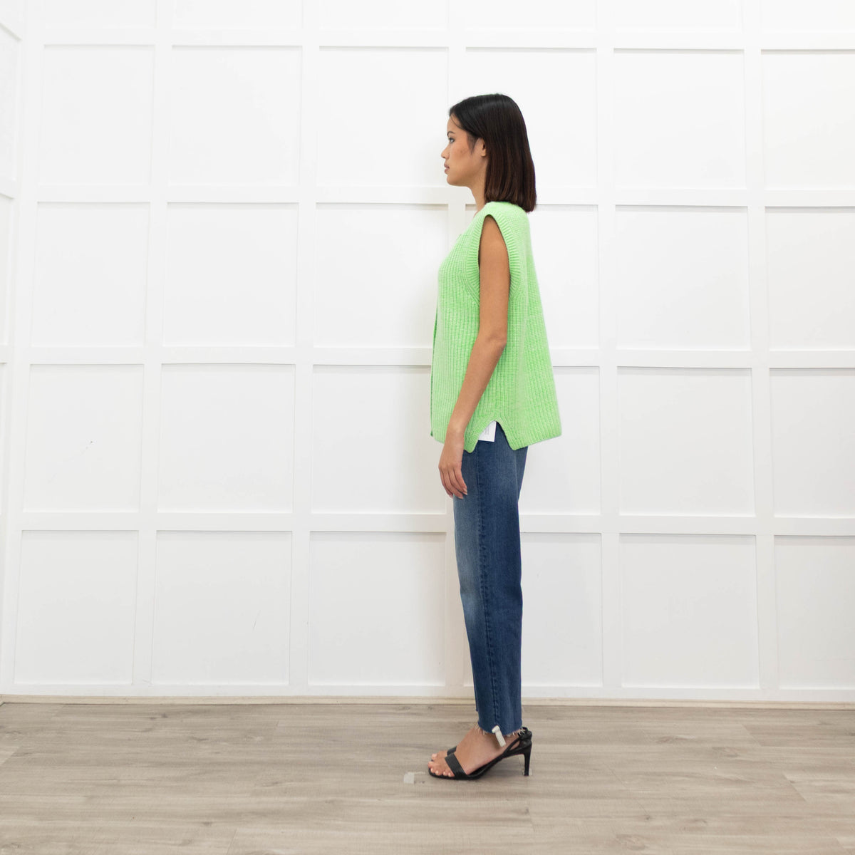 Gussy and Lou Green and White Fleck Ribbed Sleeveless Cardigan